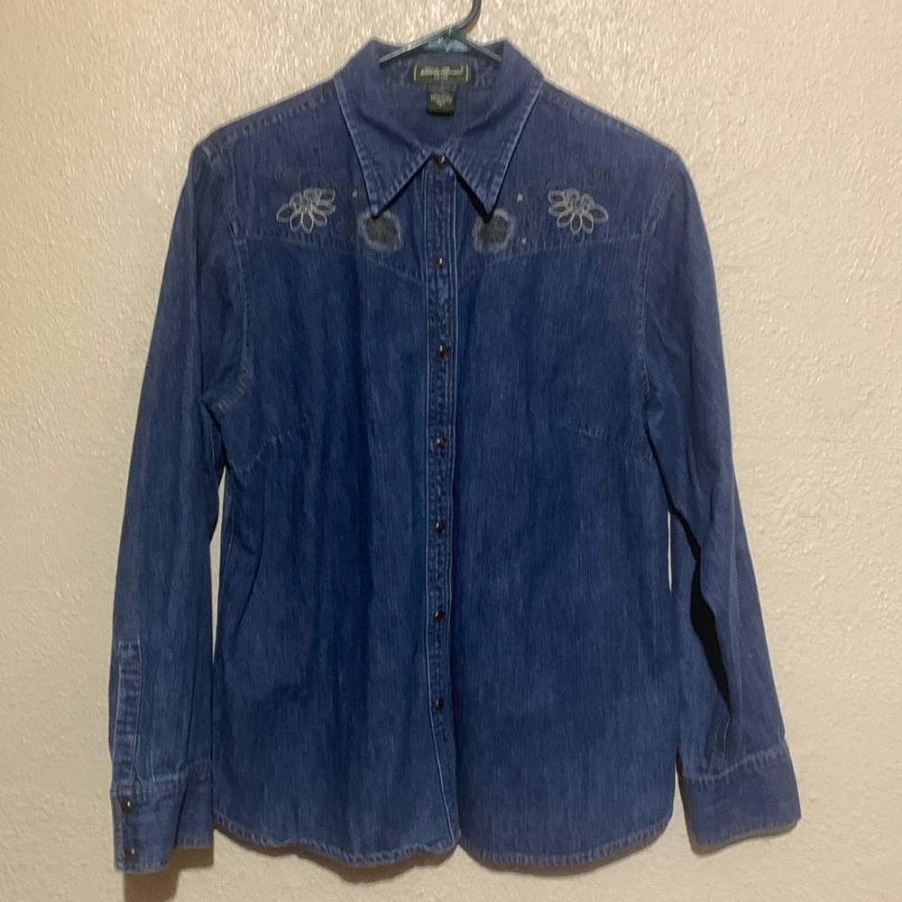 Eddie Bauer Jean Jacket L Blue Embroidered Flowers Snap Buttons Long Sleeves